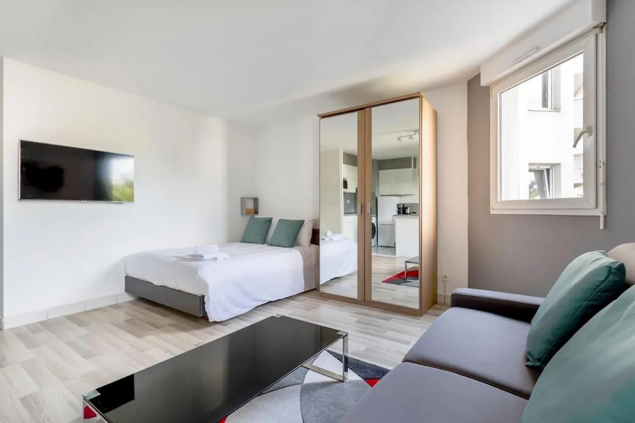 Studio Abondance - Proche Garemetrobus - Calme Apartment Lyon