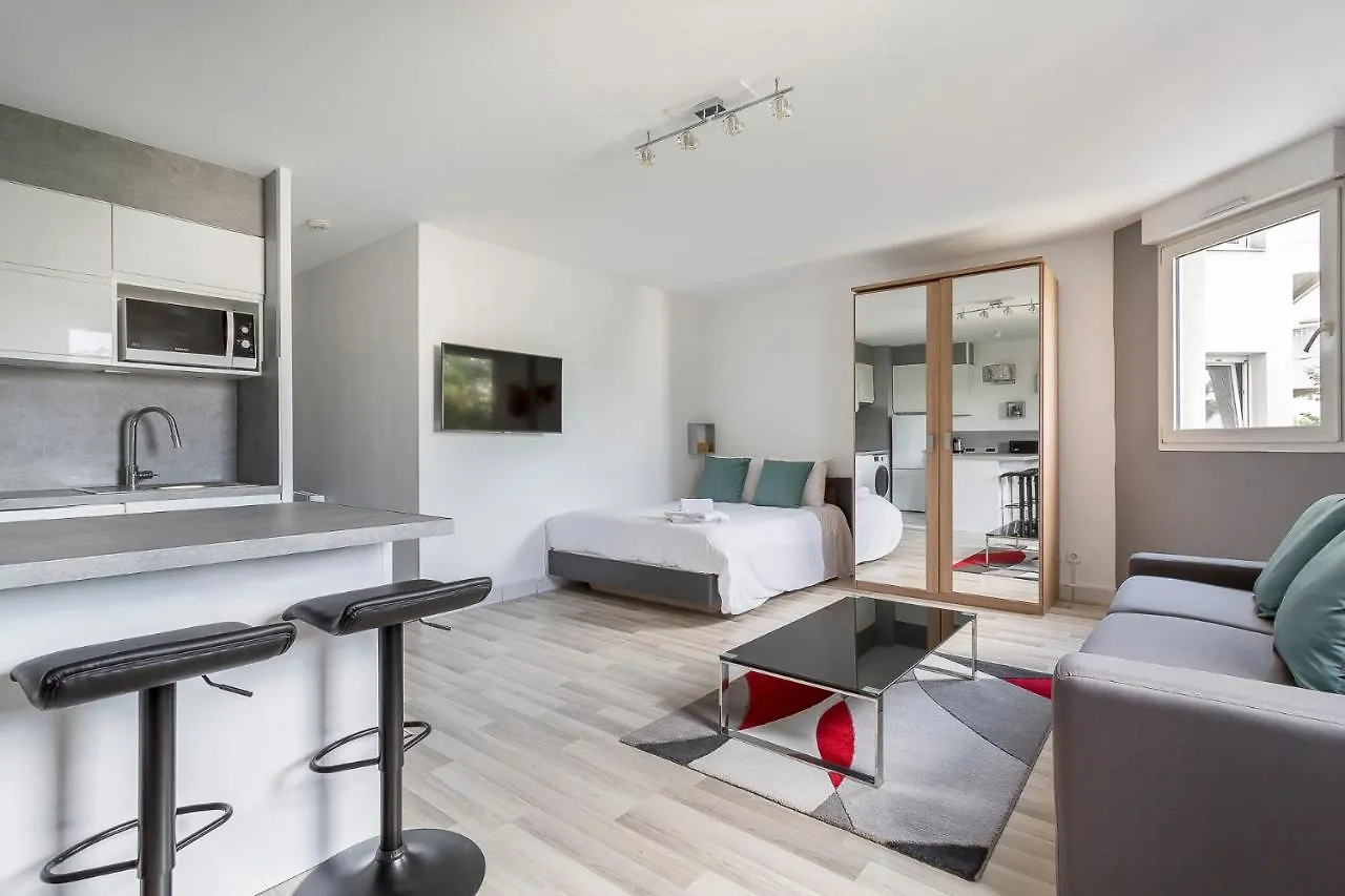 Studio Abondance - Proche Garemetrobus - Calme Apartment Lyon France