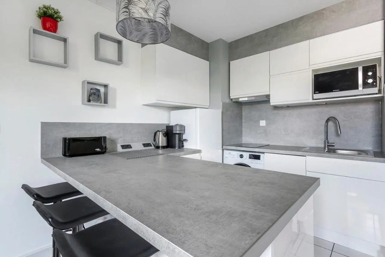 Studio Abondance - Proche Garemetrobus - Calme Apartment Lyon
